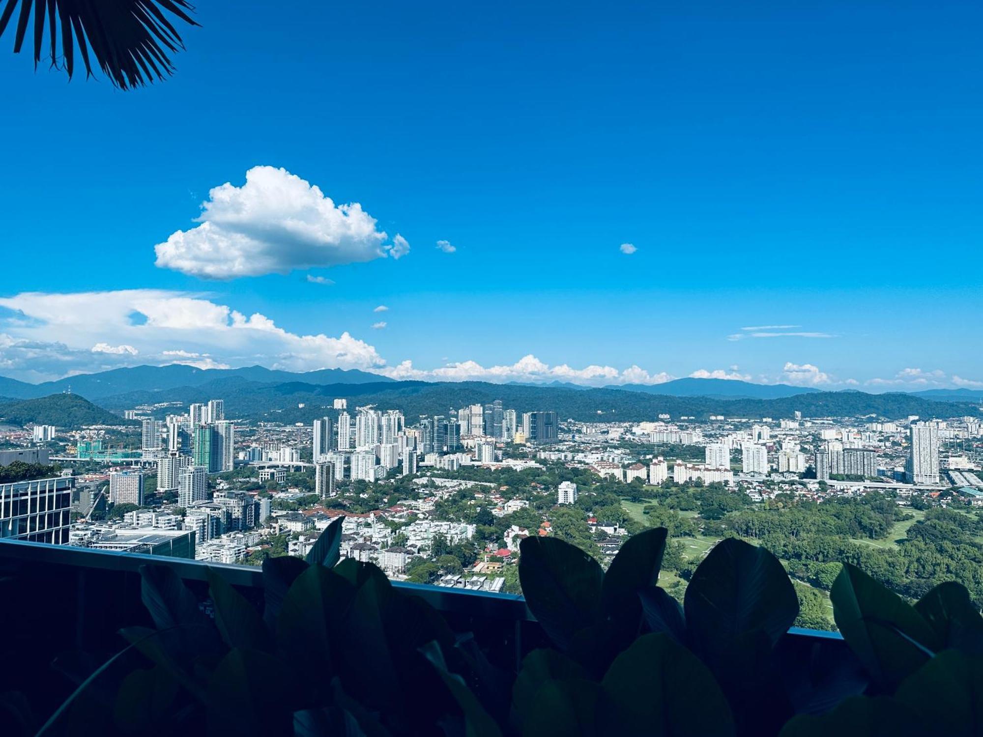 Eaton Service Apartment At Klcc Kuala Lumpur Exteriör bild